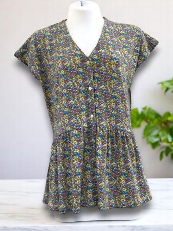 SC04190 - Meadow Bloom Button-Front Top